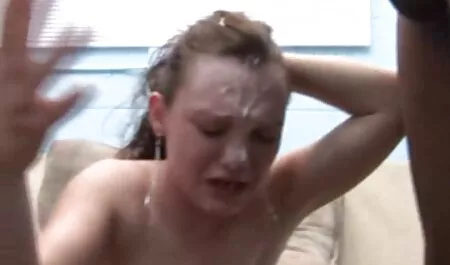 Due fratelli trasformano il bambino nel retto vecchie troie mature