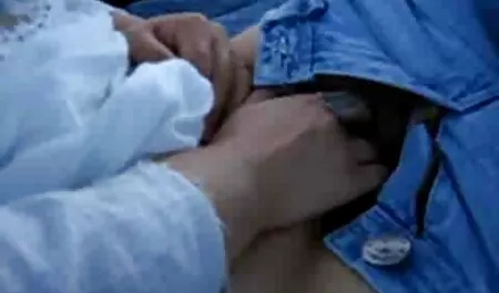 Una nonne troie porno ragazza in un caso sexy con suo marito,
