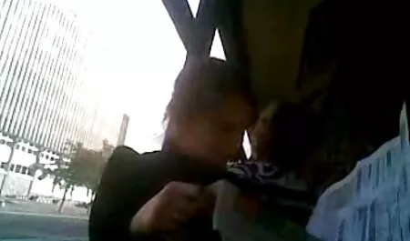 Nello stesso letto con un amico e il suo porno vecchie troie padrone