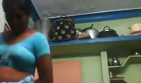 Ragazza russa vuole scopare a nonne porcone destra nel culo.