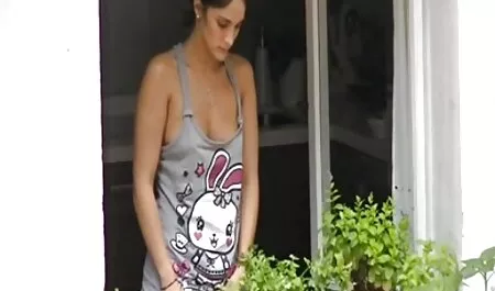 Amore girato troie nonne vicino alla macchina sulla strada