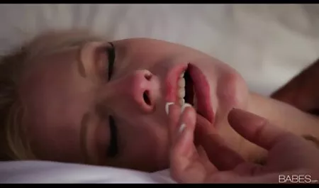 Figlio amore nonne troie porno gratis pompino, ben fatto dal futuro