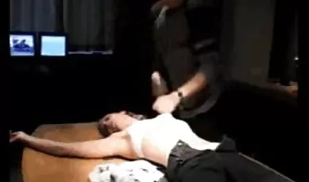 Barare ragazza vecchie nonne troie con il suo uomo di pelle scura