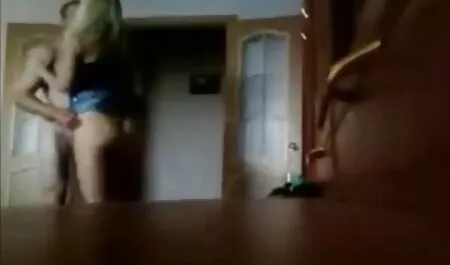 Una bionda è due video porno vecchie troie volte
