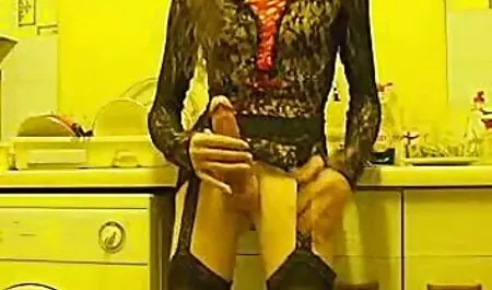 Ragazza vecchie troie amatoriali ha accettato di fare sesso con il cliente