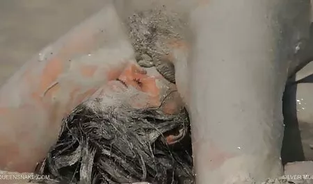 Vestiti strappati, sesso e amore nonne porche troie