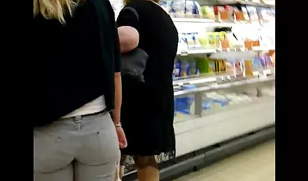 La ragazza nonne porche pelose capelli rossi è dolce e perseveranza.