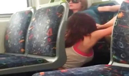 L'uomo una video nonne puttane cameriera nel culo