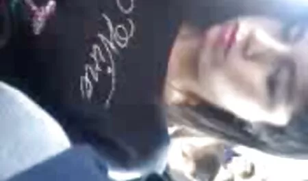 Le donne in sovrappeso vecchie troie porno gratis prestano attenzione a un uomo che è stato colpito da un martello.