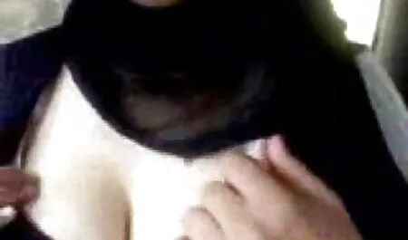 Ragazza russa vuole stare con i due grandi uomini. donne vecchie maiale