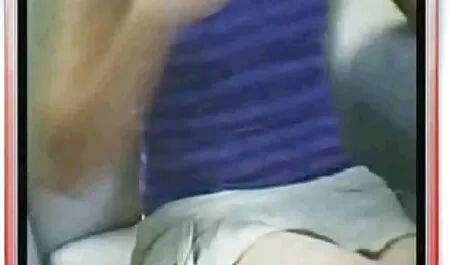 Due stalloni vecchie troie in orgia ti incontrano.