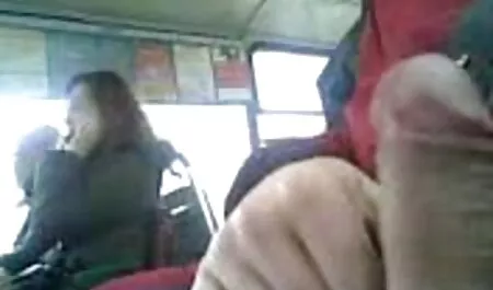 Fingendo di essere nonne troie xxx poliziotti e capelli castani