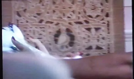 Capelli film porno gratis di vecchie troie Khemkova direttamente nel letto.