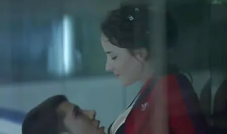La pupa è imbarazzata durante vecchie troie tedesche il sesso.