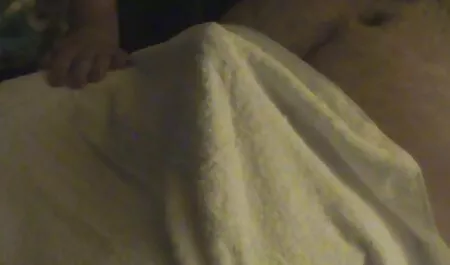 Tutto vecchie pelose troie inizia con bagnarsi .