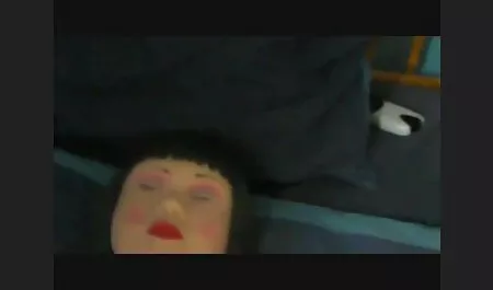Ruvida sexy balneazione le nonne porche cliente sulla sedia