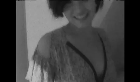 Due ragazze hanno una porno con vecchie troie pausa dopo la festa.
