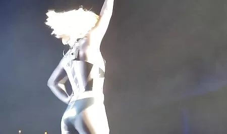 Il giovane alla luce di una vecchie troie mature sauna