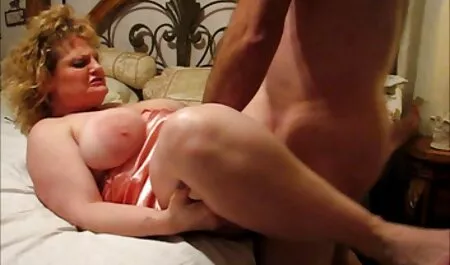 L'uomo macho ha cercato di liberare video porno di vecchie troie la sua vite troppo rotonda e