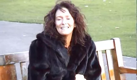 Distruggere Lizka nel culo vecchie troie scopano